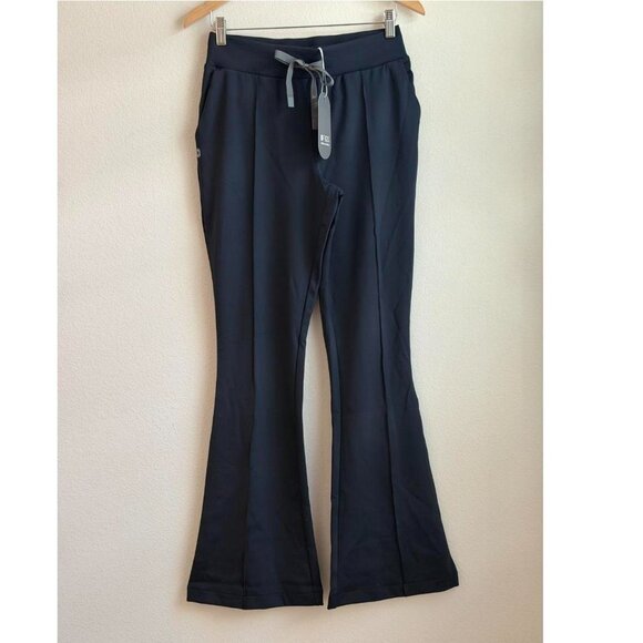 Figs High Waisted Evanston FORMx Skinny Flare Scrub Pants in Navy, Size Small - Picture 9 of 12